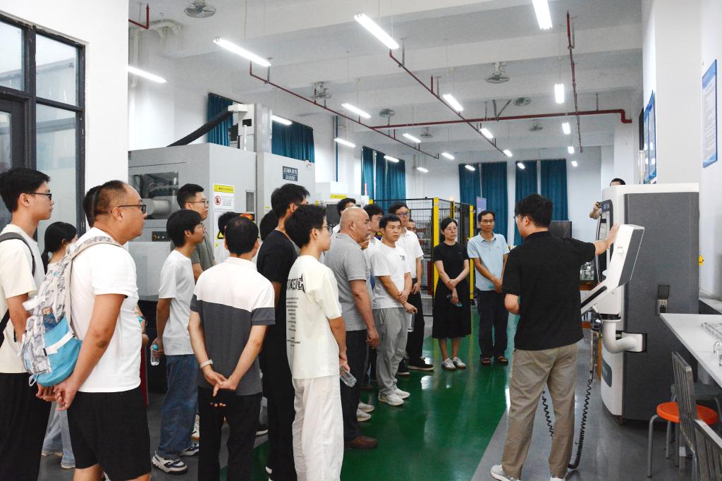 学校顺利开展机械类实验室安全专项培训